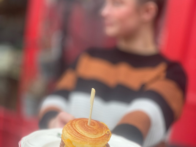 Aupa Caminito - Croissant Burger 